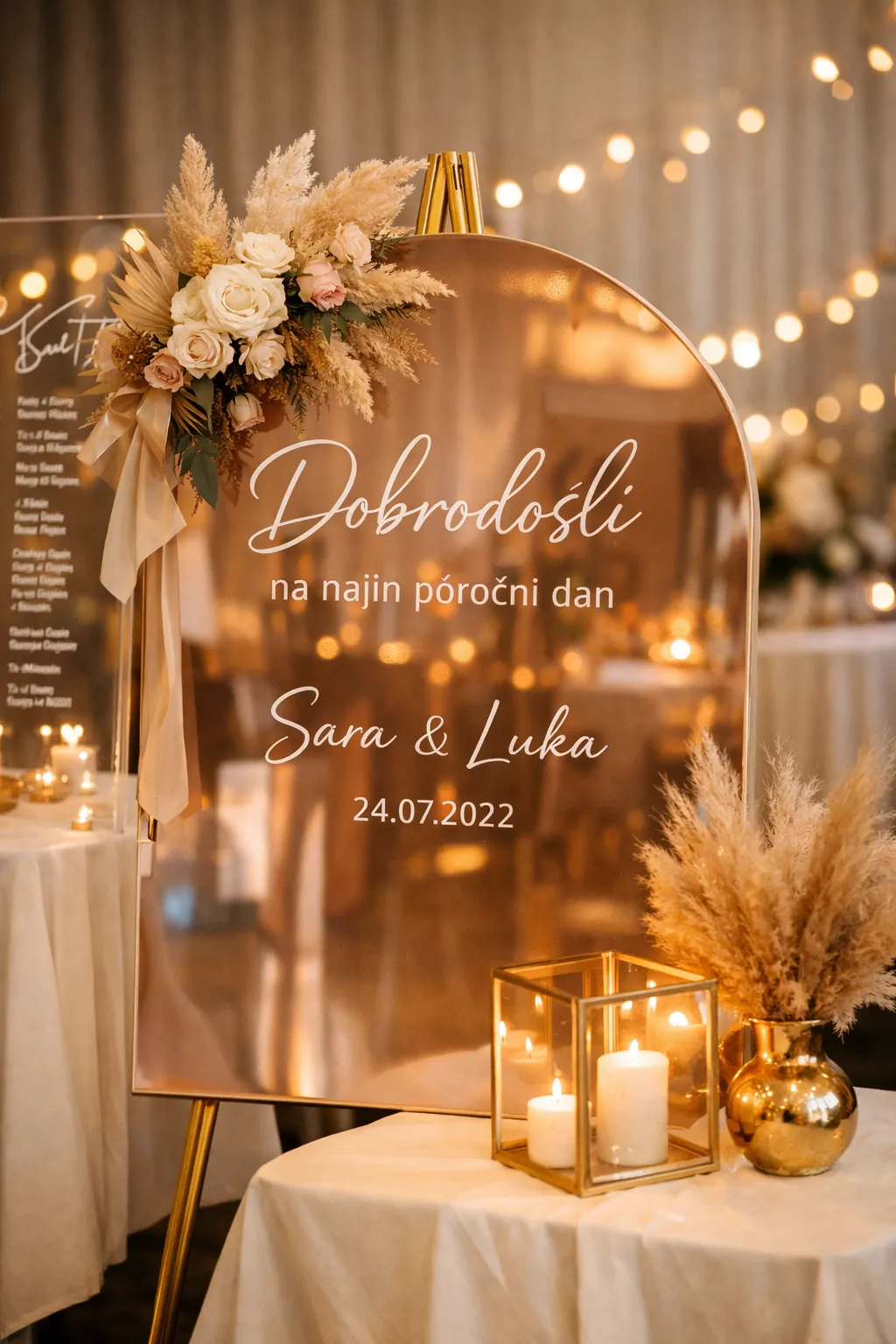 Aurora Events d.o.o. - Vecerni poslovni cocktail uporablja cvetje bolj subtilno, a se vedno reprezentativno.